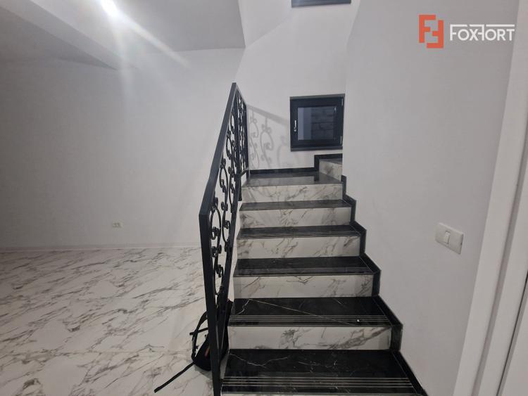 Duplex de vanzare cu 3 camere si teren de 309 mp - Recas