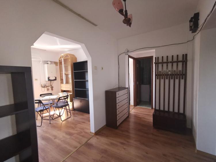 Apartament cu 2 camere la strada zona Stadion