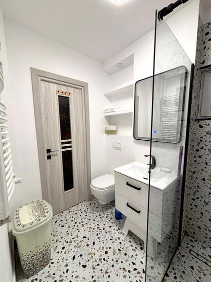 Vanzare apartament cochet cu 3 camere, renovat total, Drumul Taberei
