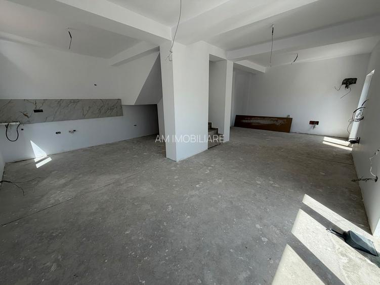 CASA DUPLEX, TOATE UTILITATILE, STRADA ASFALTATA, COMISION 0% - 13