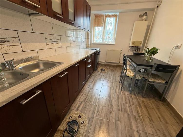 Apartament 3 camere, mobilat și utilat modern, Zona Nord, 350 €/lună
