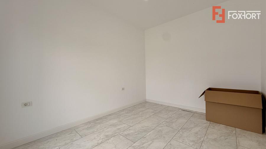Duplex de vanzare, 3 camere + teren 330 mp, Mosnita Noua