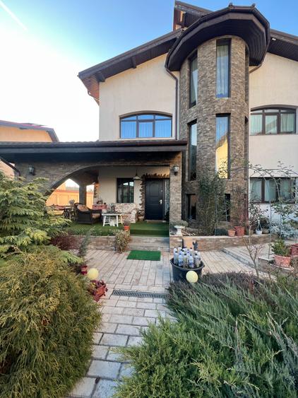Vanzare Casa/Villa 6 camere 3 bai 3 wc -uri Dobroiesti 0% Comision