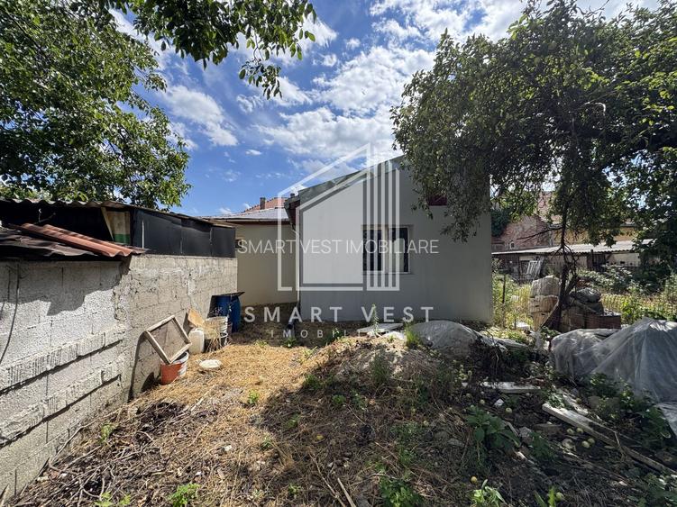 Casa semifinisata cu intrare comuna | 53 mp utili | Strada Luceafărul - 11