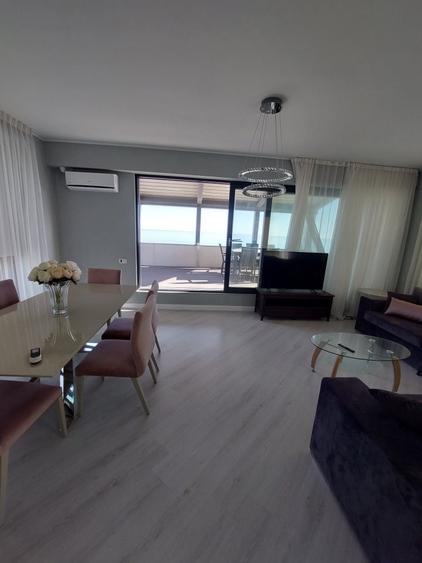 Mamaia - penthouse cu 3 camere, 2 bai, terasa generoasa