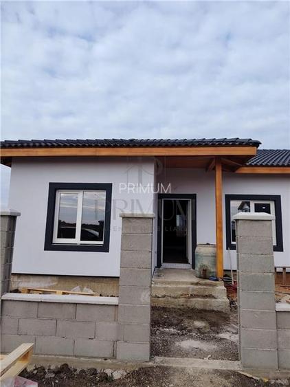 Duplex pe plan - teren generos - zona linistita - 2
