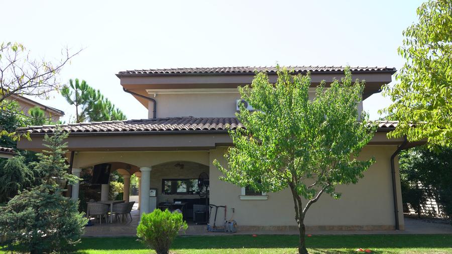 CASA 8 CAM ,5 BAI, S+P+ETAJ , GARAJ, TEREN 485 MP, GHENCEA DANTELEI