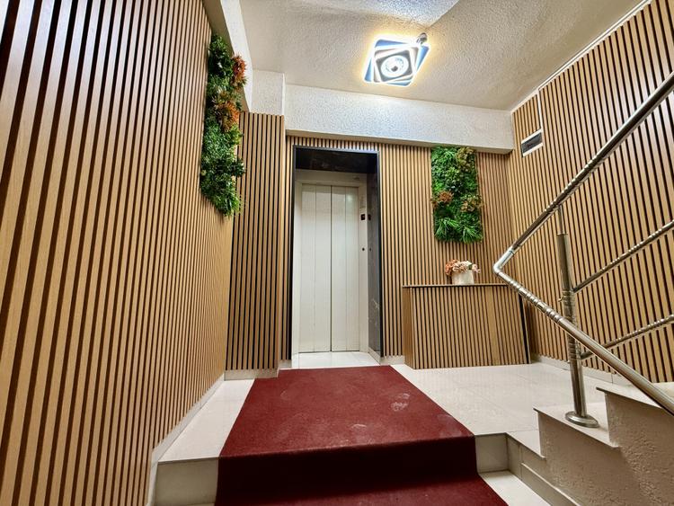 Spatii birouri centru vis-a-vis de Tomis Mall cu utilitati incluse