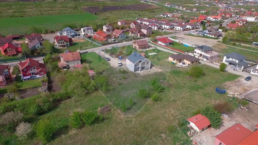 Teren cu autorizatie de constructie la intrare in Chinteni, Comision 0