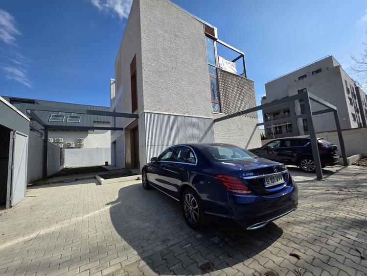 Vilă Modernă P+2E în Pipera – Spațiu, Confort și Terasa Panoramică