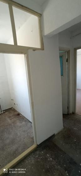 Apartament 4 camere, decomandat, Bals