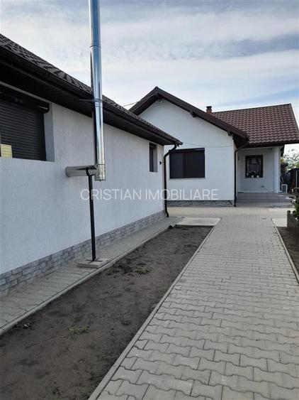Vila P+M constructie 2020, pretabila doua famiili, teren 620 mp, Cazasu - 3
