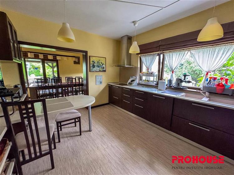 Vila exclusivistă de vânzare în Șerbănești – Elega