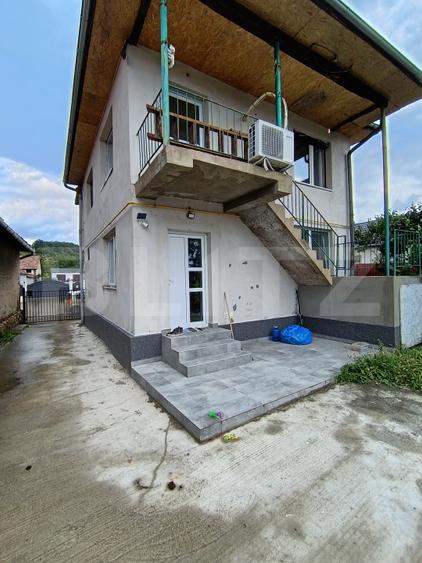 Casa cu 3 camere, suprafata de 140 mp