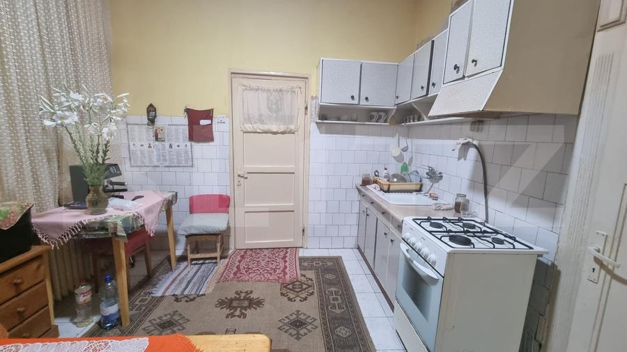 Apartament de vanzare, cu 2 camere, 82 mp, zona ultracentrala