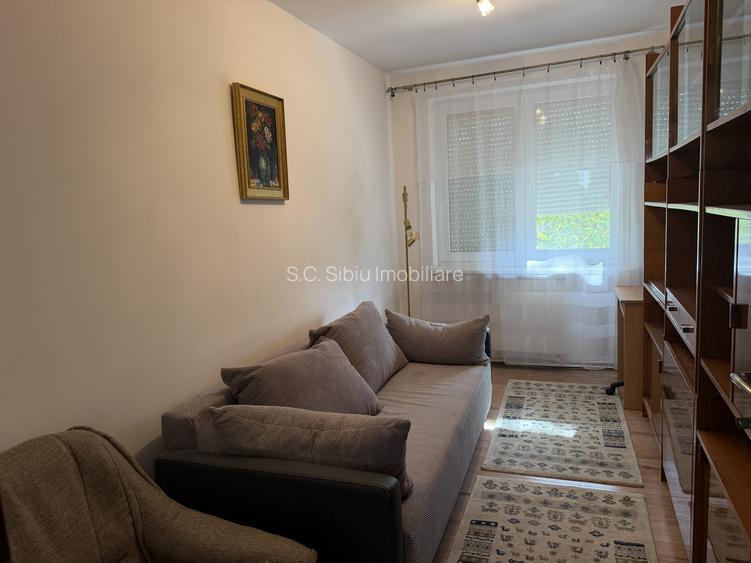 ap 3 camere  et 2 central  bd Vasile Milea Politie cu balcon - 3