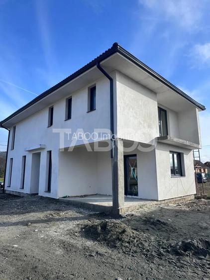 Casa individuala de vanzare 4 camere 300 mp teren Exterior Sibiu