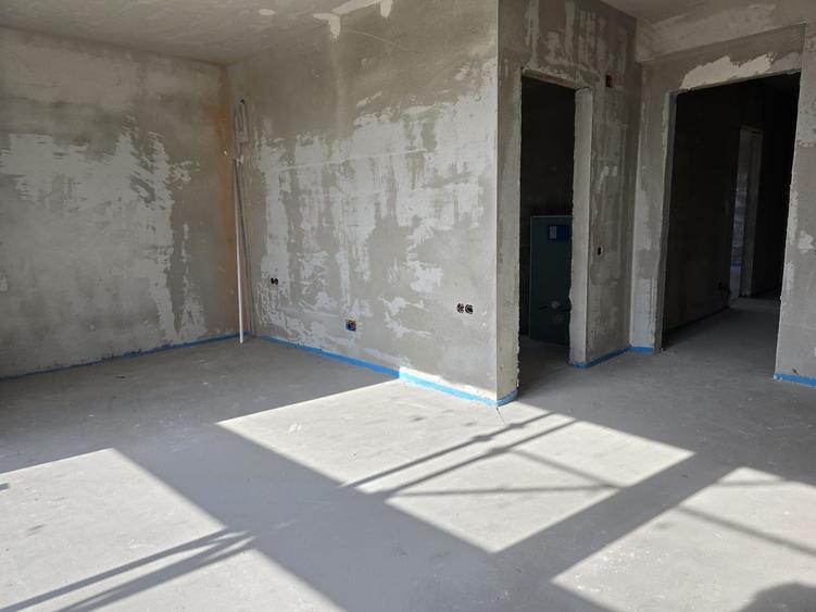 Casa noua , D+P+E+M, cu 5 camere, garaj dublu, in Dambu Rotund!