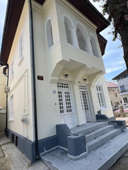 Vilă renovată potrivită pentru rezidență sau birouri