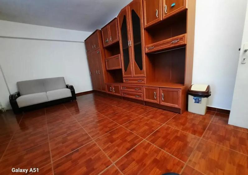Vanzare garsoniera zona Militari Gorjului
