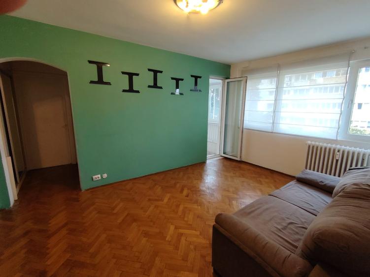 Apartament 3 camere semimobilat Metrou Parc Bazilescu