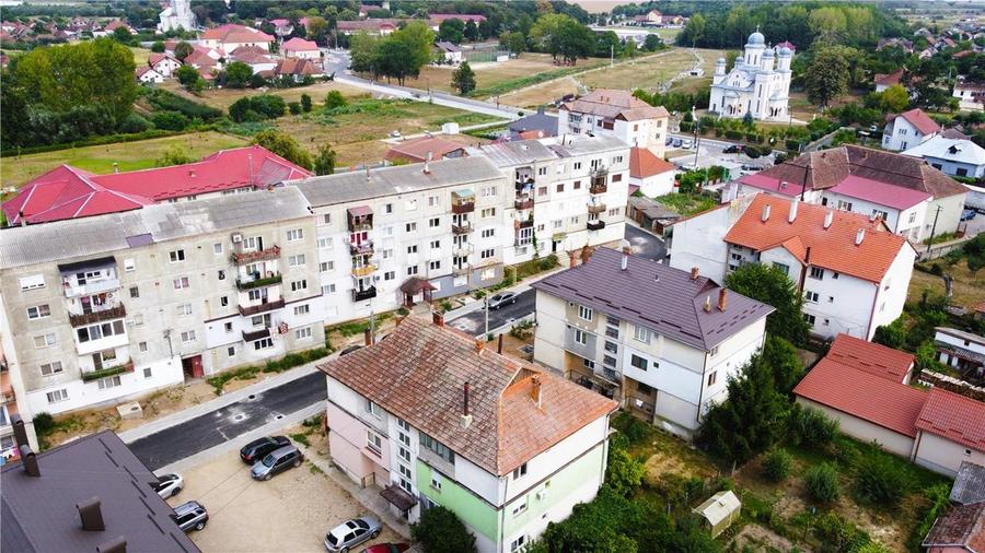 VIDEO | Etaj II | Apartament decomandat cu 2 camere in Livada