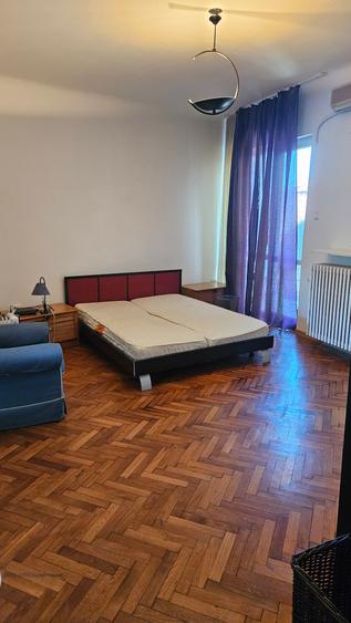 Apartament de doua camere cu vedere spre Palatul Cotroceni