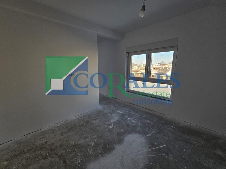 Despartit prin casa scarii! Zona buna! Asfalt! Toate utilitatile!