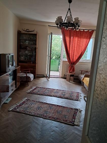 Apartament 3 camere mobilat, ultracentral lângă Sala Sporturilor, vedere la mare