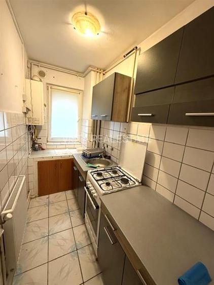 Apartament 2 camere, etaj 1, centrala proprie. Zona Sacele - 3