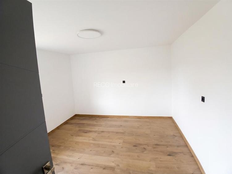 RECO Casa 3 camere, renovata complet, dublu front stradal - 12