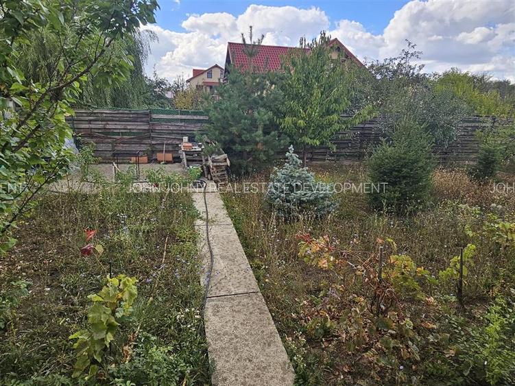 Casă/Vilă spațioasă cu etaj și garaj – Preț: 250.0