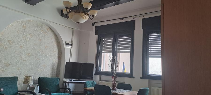 Descoperiți Eleganța Interbelică într-o Oază Urbană – Vasile Lascăr