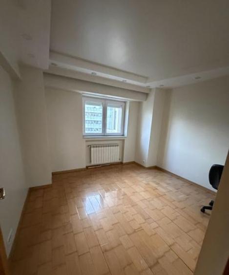 Apartament 3 camere decomandat, Bld. Mircea Voda, centrala proprie, metrou