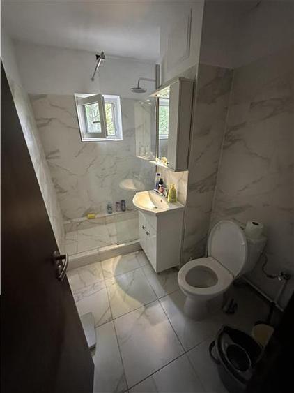 Decomandat cu 2 bai si 2 balcoane la etaj 3