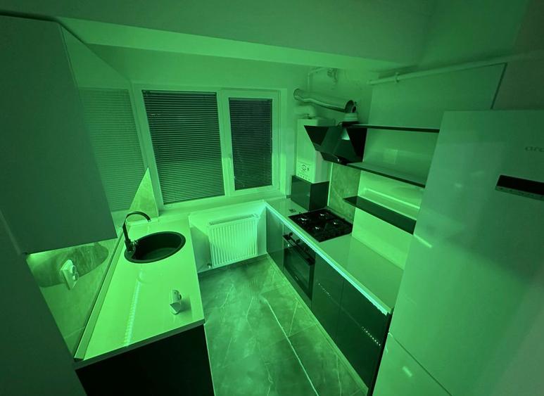 Inchiriez apartament 2 camere LUX