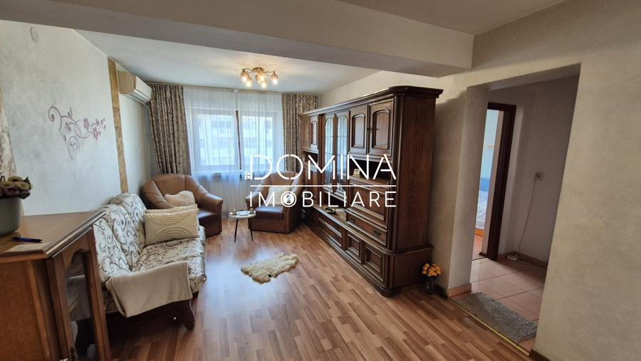 Vânzare apartament 3 camere, zonă centrală, strada Nicolae Bălcescu