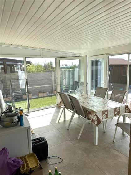 Duplex mobilat utilat - bucatarie inchisa - carport - piscina - canalizare