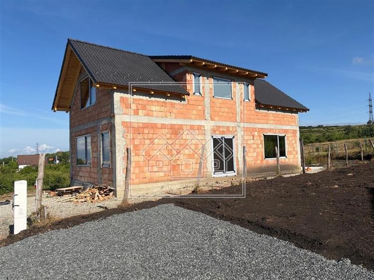 Casa individuala, cu 129 mp utili si teren de 328 mp