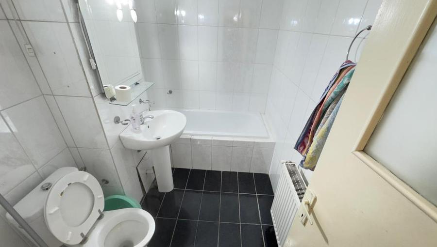 Apartament 4 camere etaj1, Carpaților, intrare Răcădău