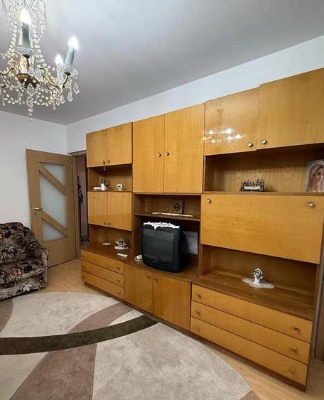 Apartament 2 camere, decomandat, zona Tg Cucu