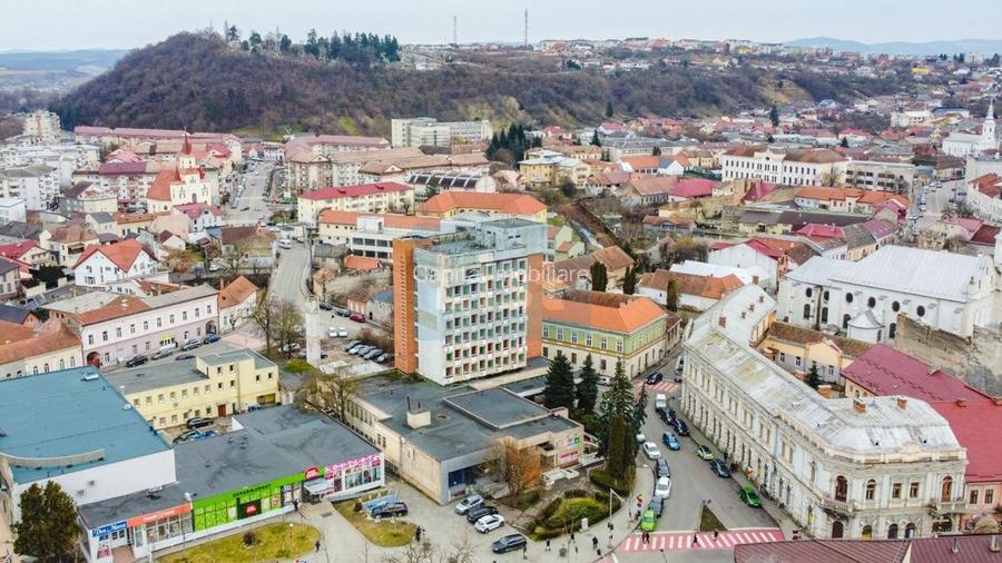 De vanzare Hotel, nefunctional, 70 camere + teren 3590 mp, Dej┃ - 3