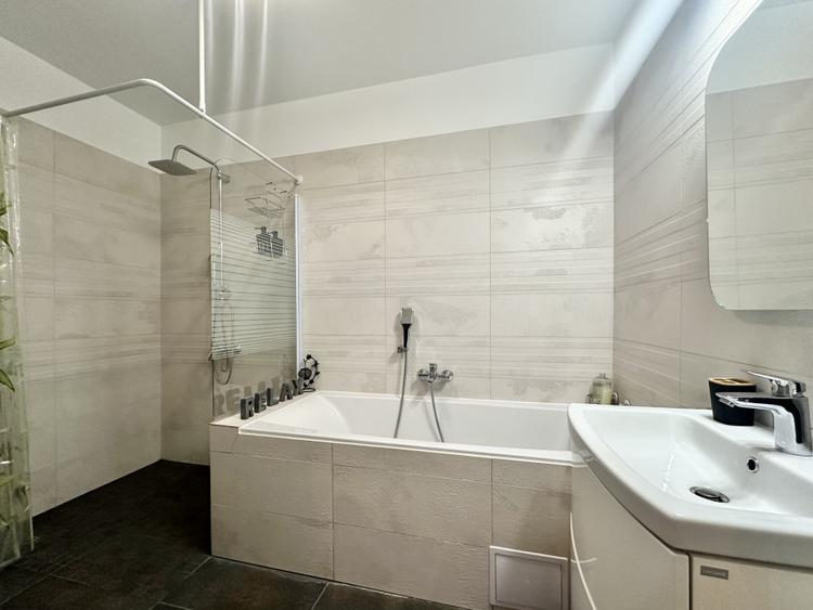 Inchiriere Apartament 2 camere, zona centrala - Scala Center, garaj
