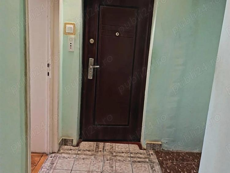 Apartament 3 camere, decomandat, -