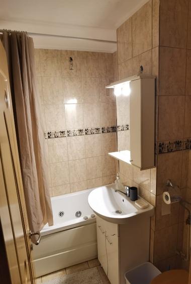 Proprietar, inchiriez 2 cam, Palas