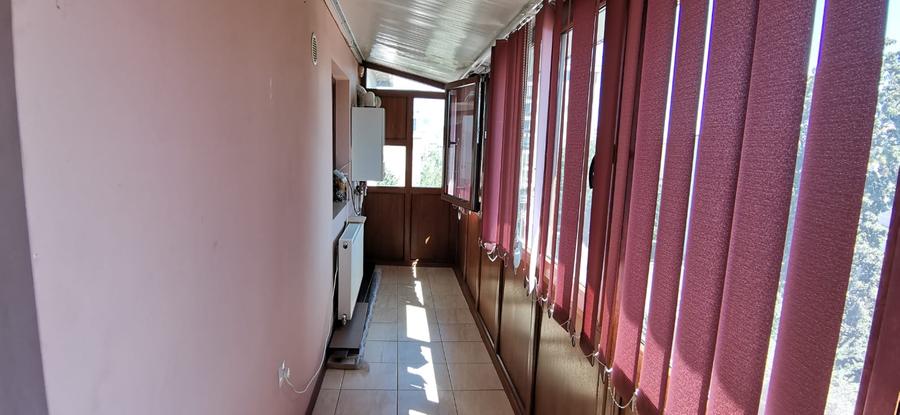 Apartament 2 camere,decomandat,zona Liliacului