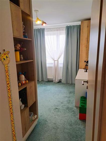 Apartament 3 camere decomandat Coresi, 2 bai, bloc nou cu lift, mobilat si util