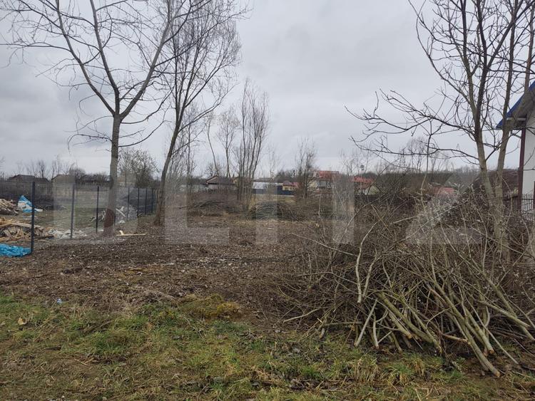 Teren 470 mp cu temelie de 50 mp și utilități