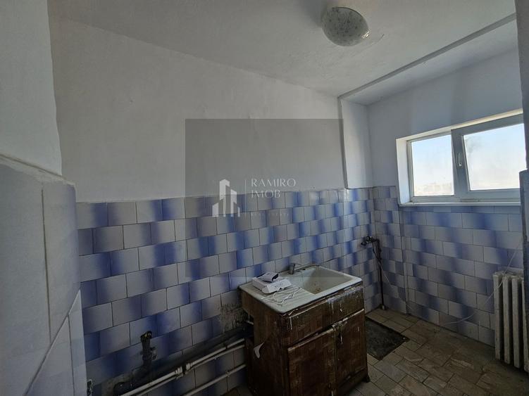 Apartament 3 camere decomandat - Piata Progresul