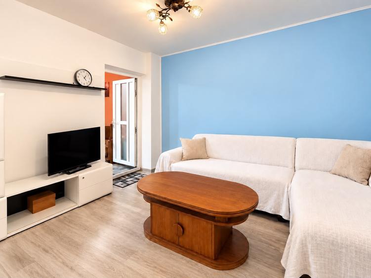 Casă renovată integral în Tomis 2 | Teren 90 mp | Parcare proprie